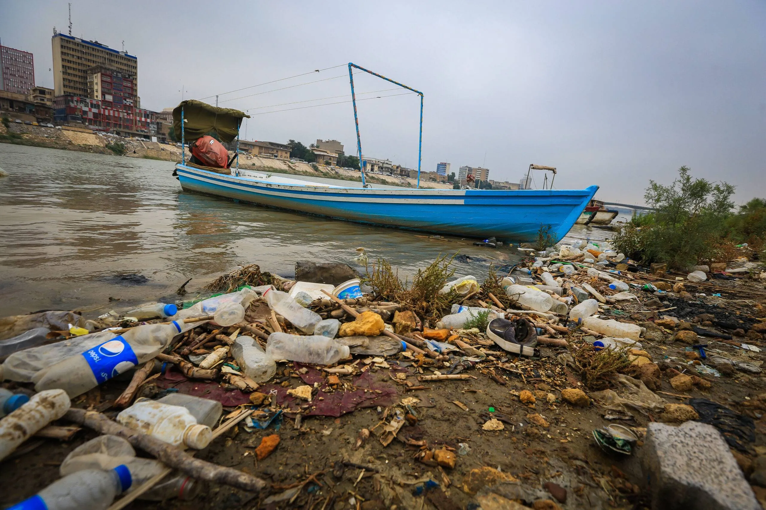 Urgent environmental warning.. Basra is imbued with danger from the Tigris.. The Green Observatory warns four governorates