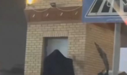 Locking the clock in Algeria.. A guard vandalizes in broad daylight.. The municipality explains the reasons