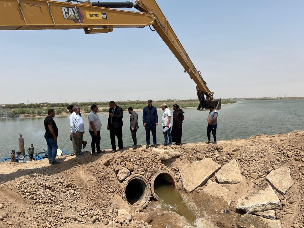 ضخ تجريبي عذب.. السويب يغير مجراه.. والماء يطرق أبواب جنوب البصرة العطشان