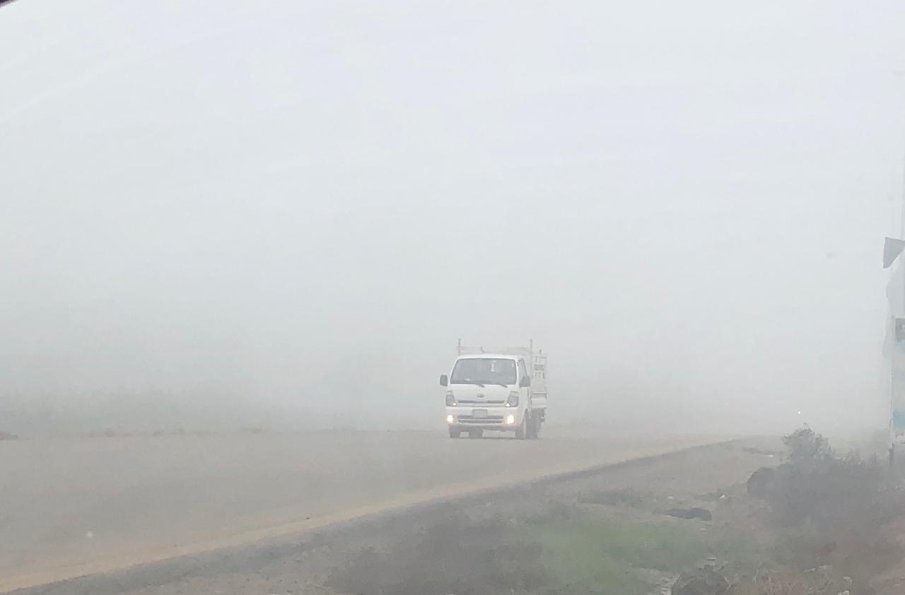 الصمت الضبابي.. سماء البصرة تدخل عزلة مؤقتة غداً السبت.. تحذير من الأنواء الجوية
