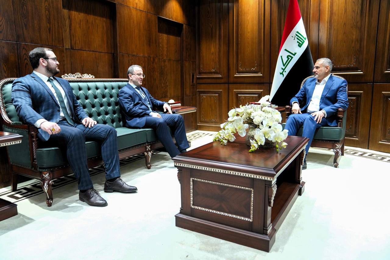 النائب الأول والسفير.. فيحان: أمن العراق أساس استقرار المنطقة وشراكة مستمرة مع روسيا